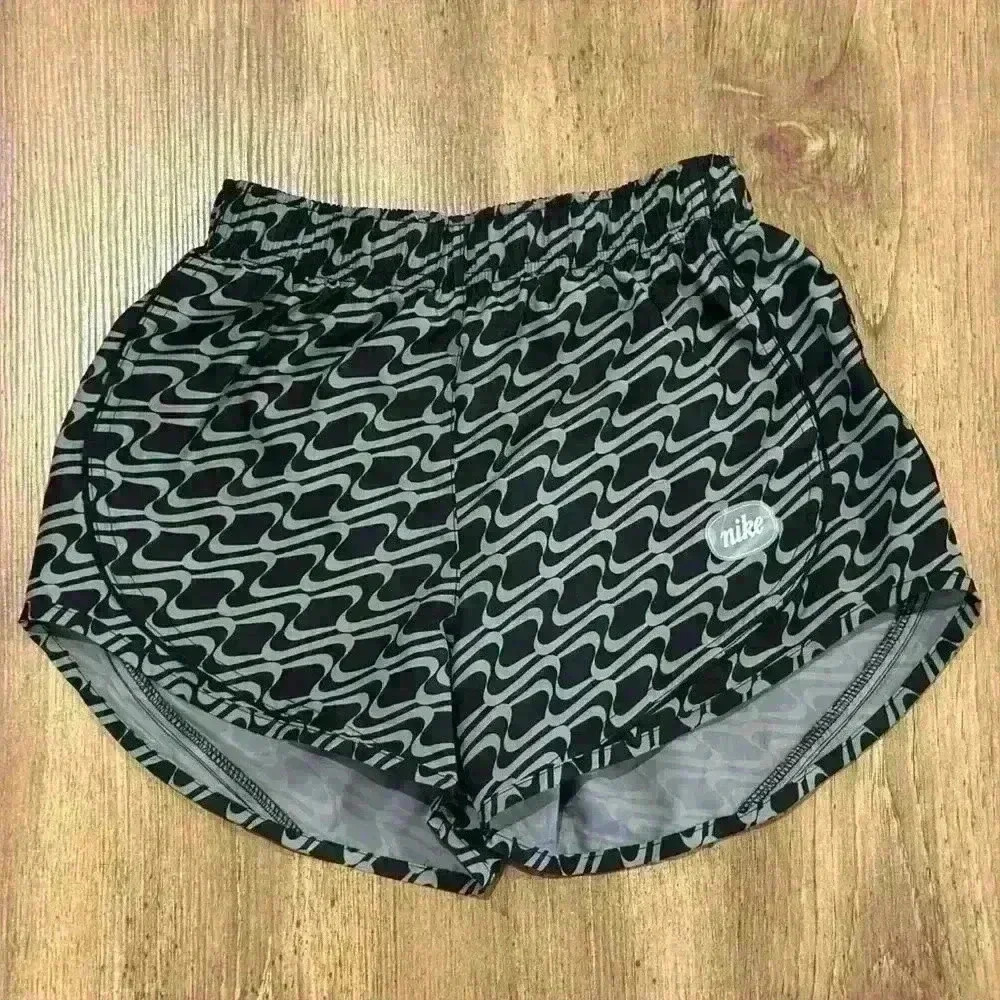 Nike Dri-Fit Shorts Women Large Black Abstract Running Classic Workout Lined Gym